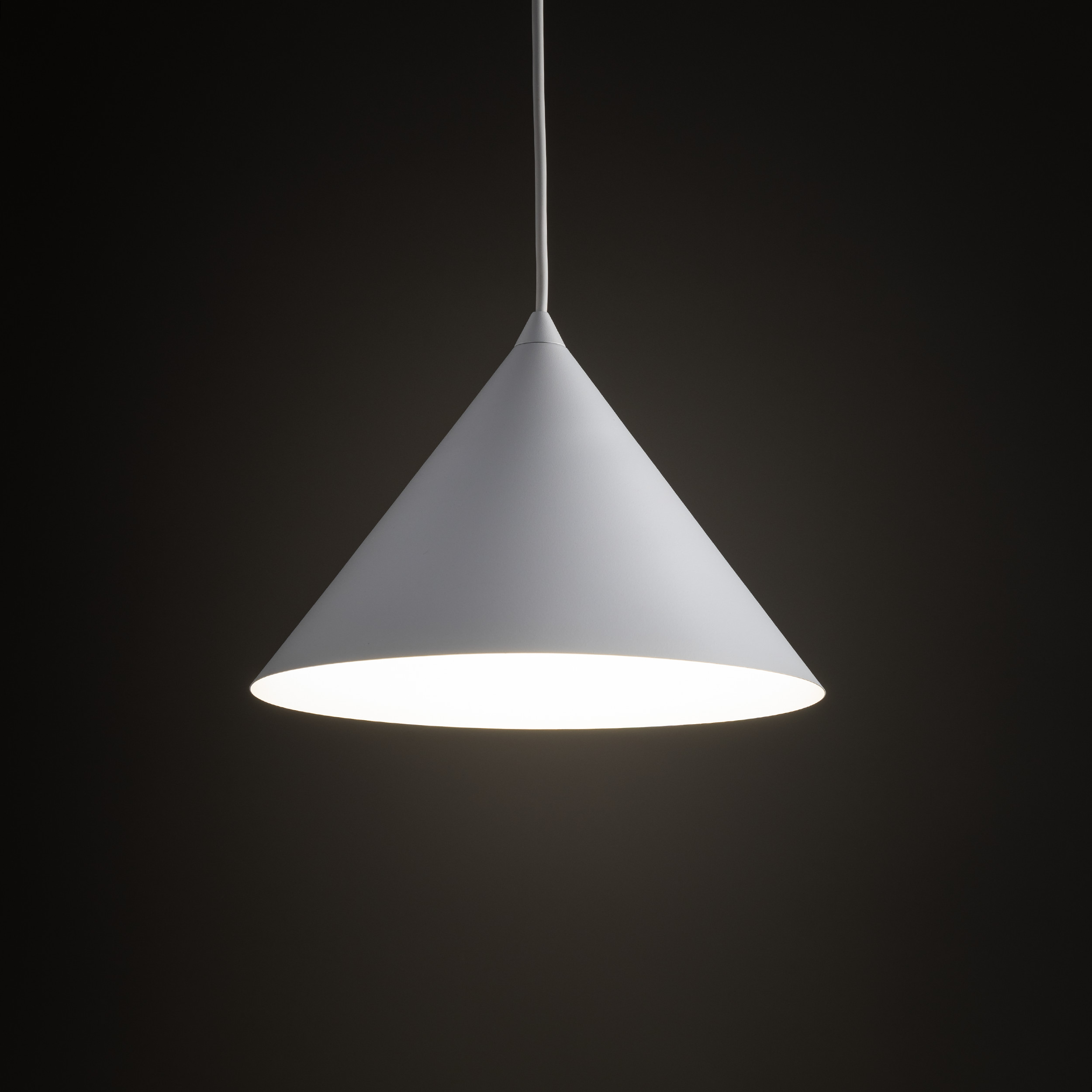 CONO M WHITE LAMPA WISZĄCA 1XE27 CONO M WHITE LAMPA WISZĄCA 1XE27