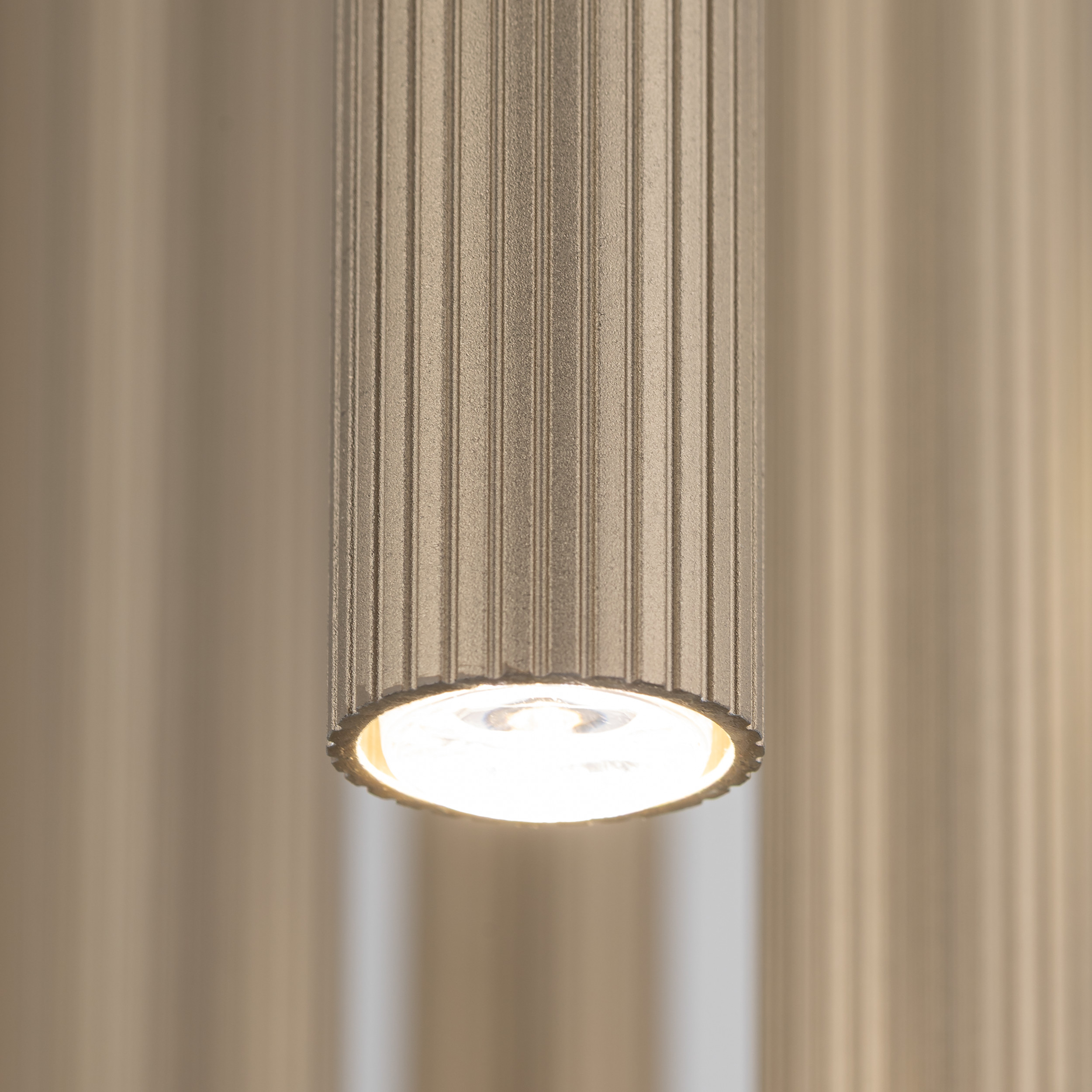 FERRO SABIA CHAMPAGNE LAMPA WISZĄCA 10XG9 KOŁO FERRO SABIA CHAMPAGNE LAMPA WISZĄCA 10XG9 KOŁO