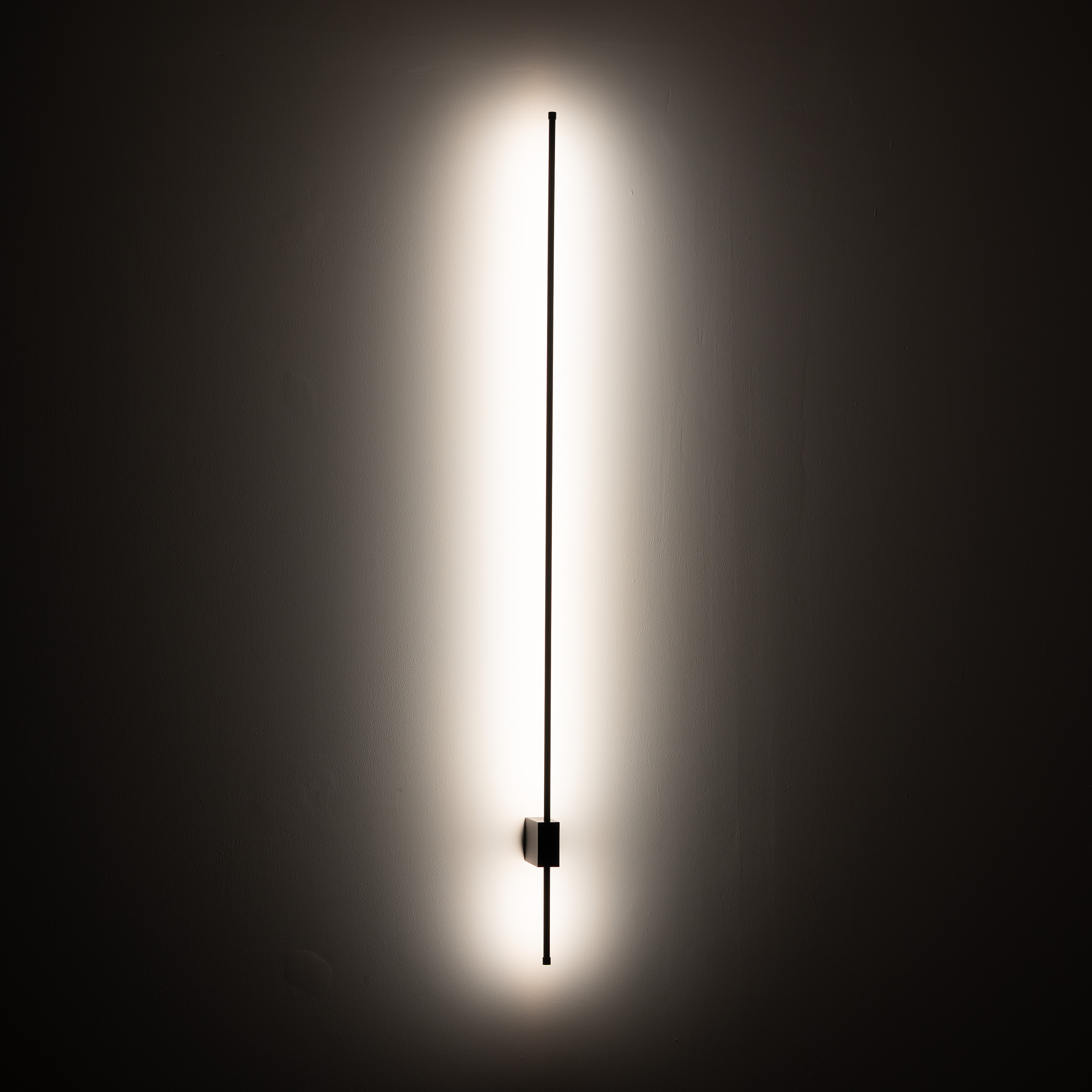 LIXA BLACK KINKIET LED 18W LIXA BLACK KINKIET LED 18W