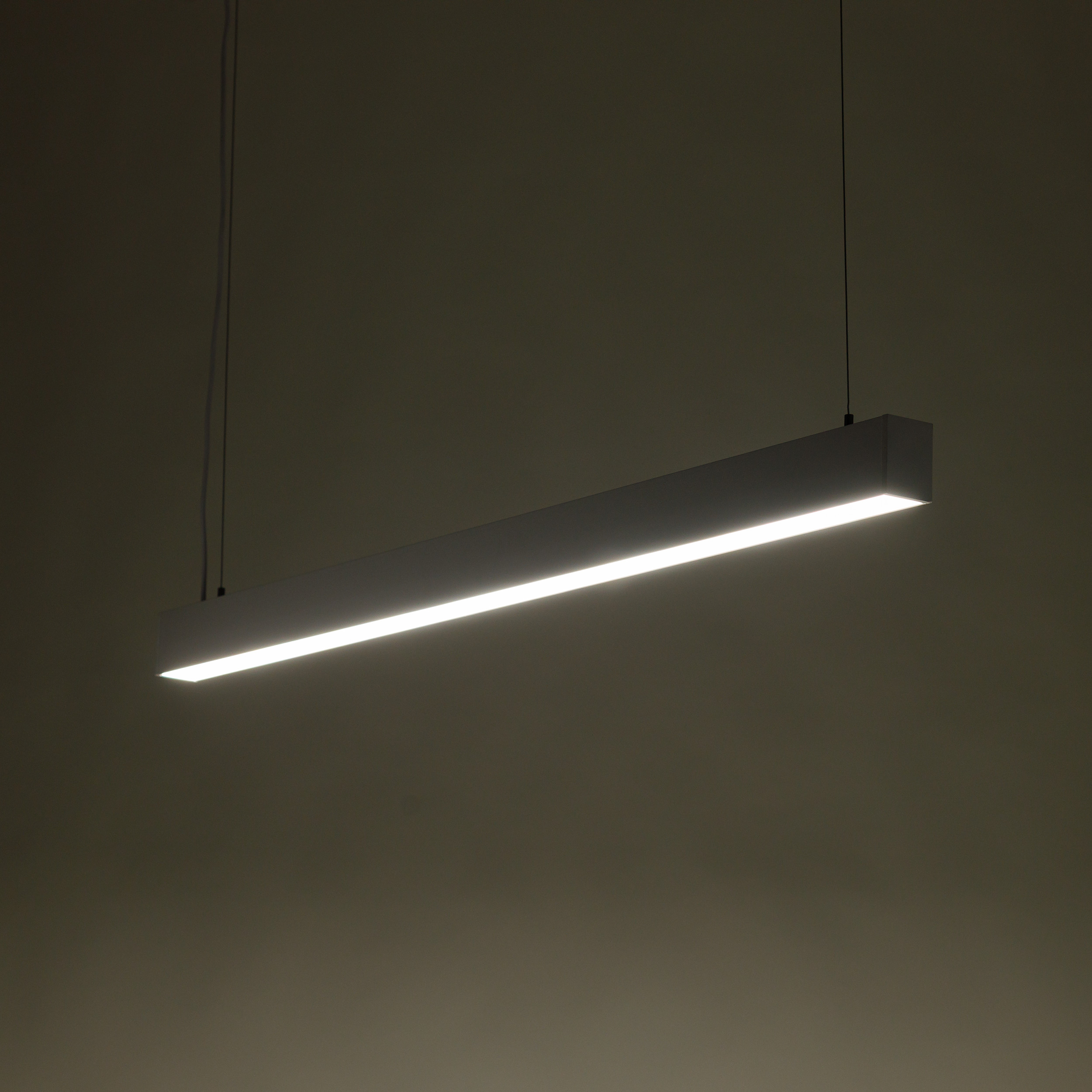 LUXE PRO WHITE CCT LAMPA WISZĄCA LUXE PRO WHITE CCT LAMPA WISZĄCA