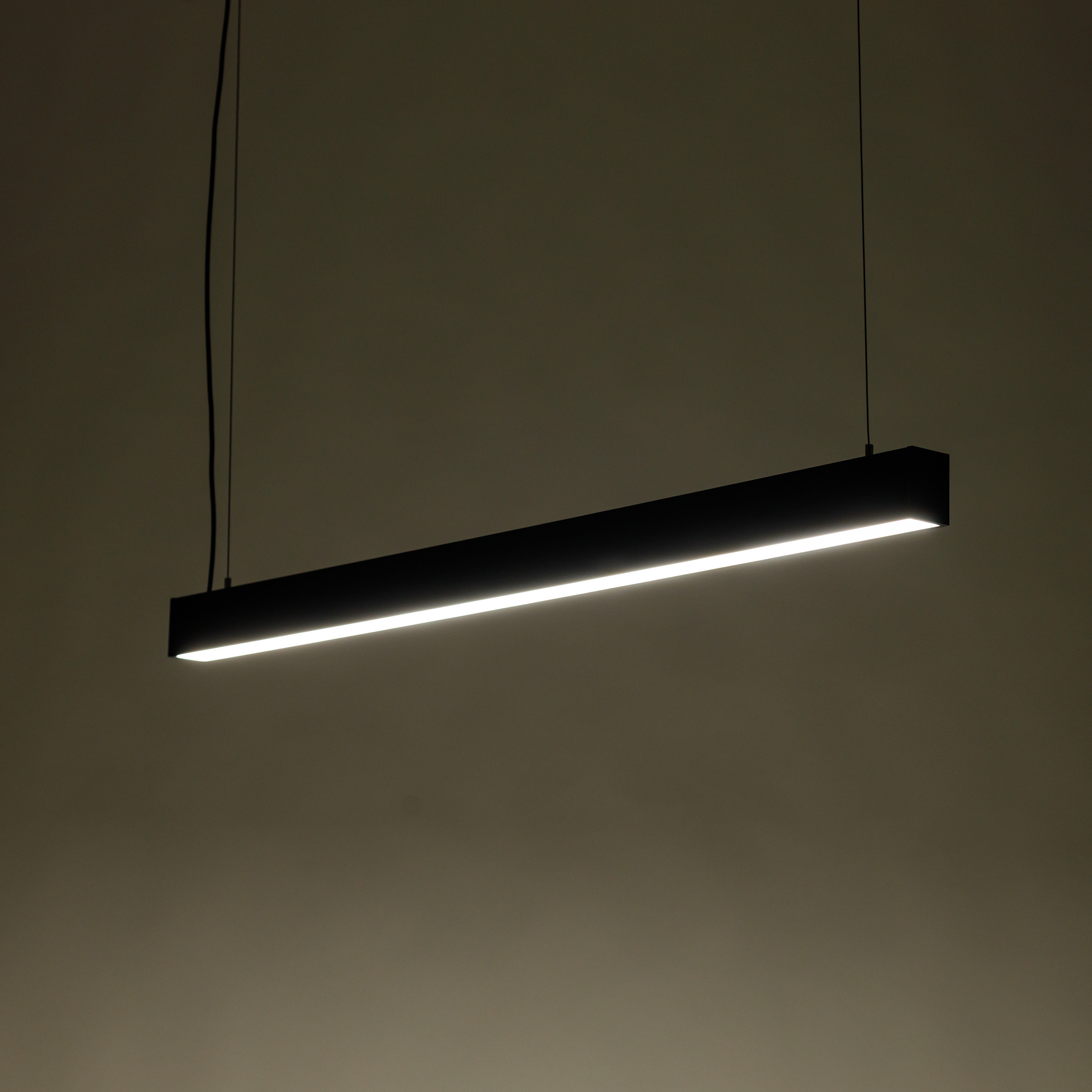 LUXE PRO BLACK CCT LAMPA WISZĄCA LUXE PRO BLACK CCT LAMPA WISZĄCA