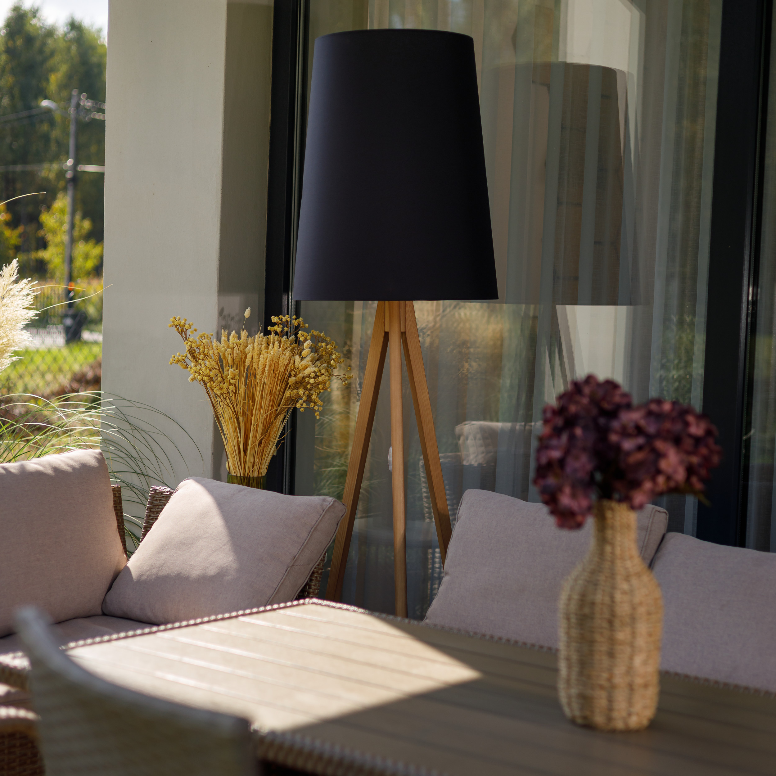 WALZ BLACK LAMPA PODŁOGOWA 1 FSC 100%, SA-COC-006060 WALZ BLACK LAMPA PODŁOGOWA 1 FSC 100%, SA-COC-006060